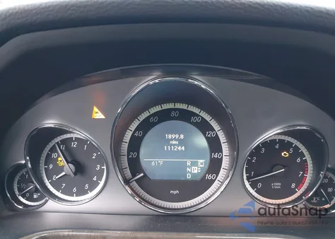 2010 Mercedes-Benz E 350 из США, поврежденный, VIN WDDHF5GB6AA074577